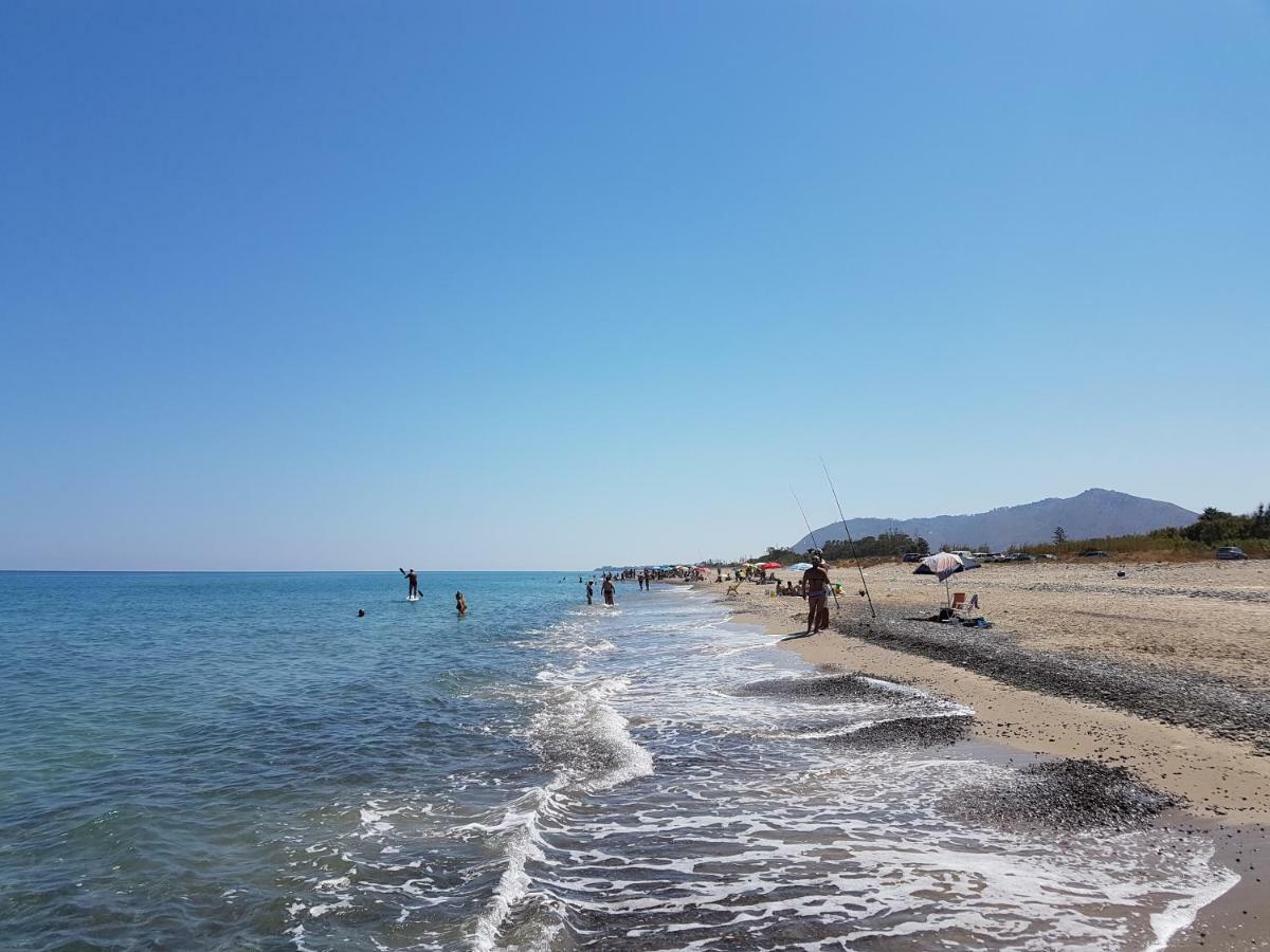 Mansarda Con Vista Piscina Villa Campofelice di Roccella Kültér fotó