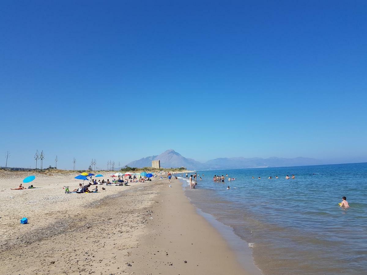 Mansarda Con Vista Piscina Villa Campofelice di Roccella Kültér fotó