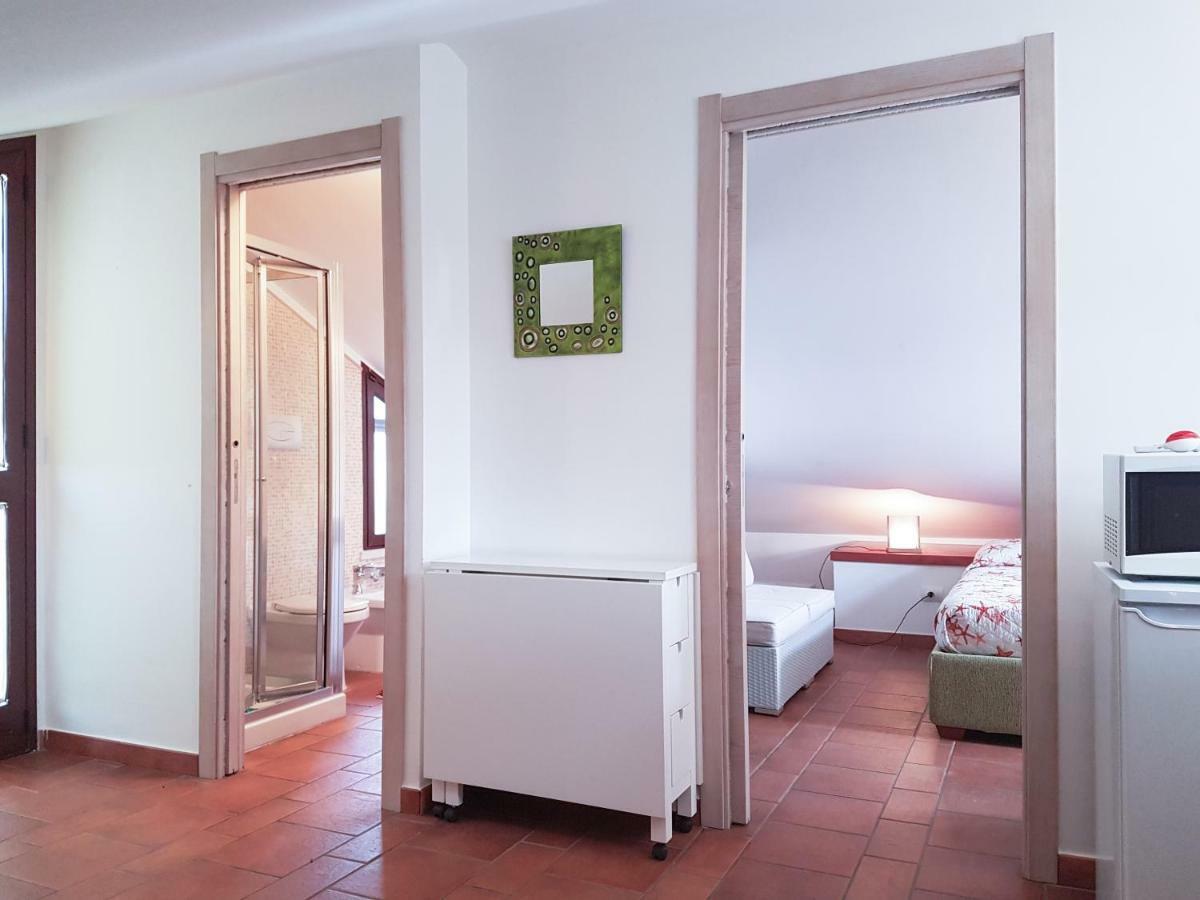 Mansarda Con Vista Piscina Villa Campofelice di Roccella Kültér fotó