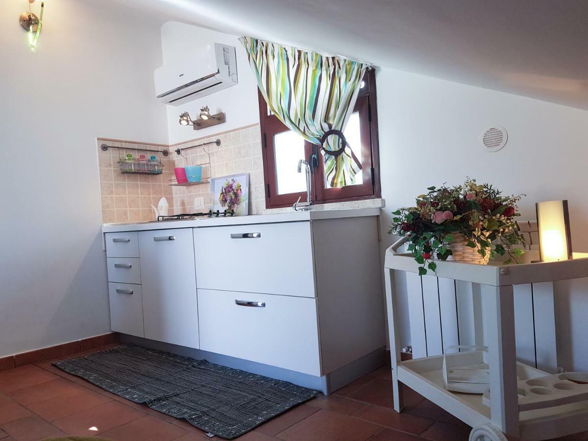 Mansarda Con Vista Piscina Villa Campofelice di Roccella Kültér fotó