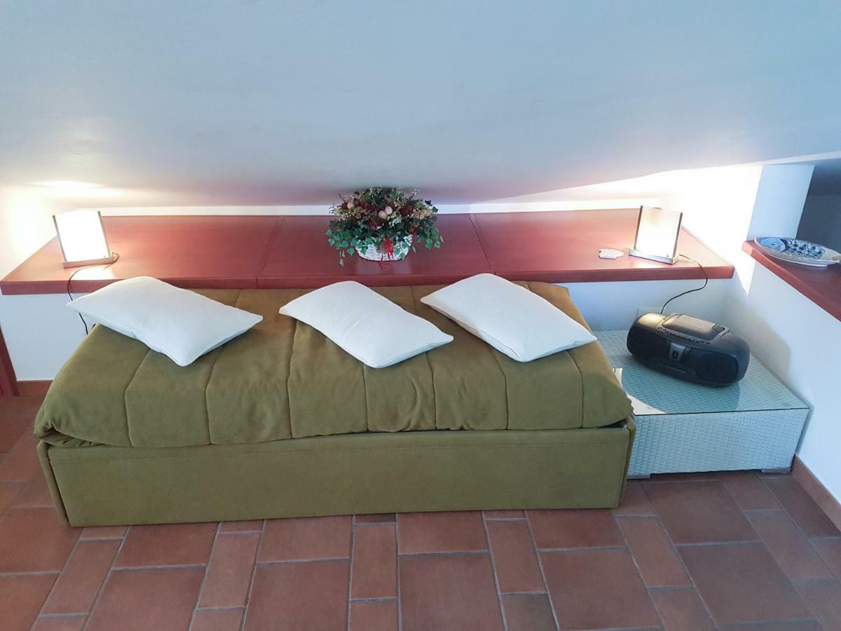 Mansarda Con Vista Piscina Villa Campofelice di Roccella Kültér fotó