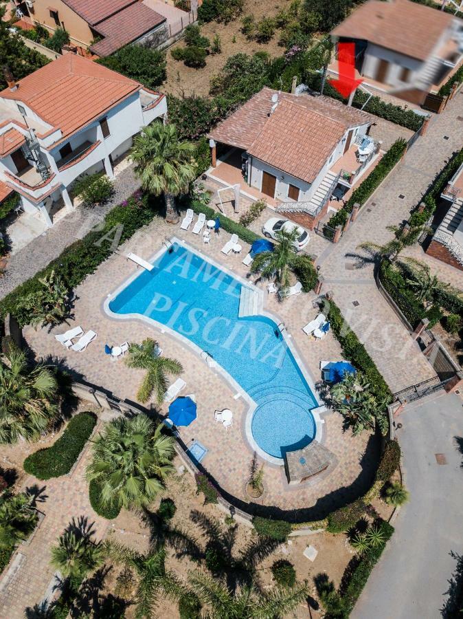 Mansarda Con Vista Piscina Villa Campofelice di Roccella Kültér fotó